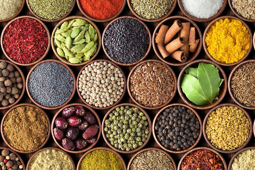 Dry Red Kashmiri Chilli, Spicy Red Chilli, Cloves, Pepper, Dry Curry Leaves, Cumin, Coriander, Bay Leaf, Poppy Seeds, Garam Masala Mix, Kasuri Methi, Cardamom, Cinnamon, Chilli Flakes, Dry Ginger, Mustard Seeds, Nutmeg, Nut Mace, Turmeric, Fennel Seeds, Star Anise, Asafetida, Dry Mint