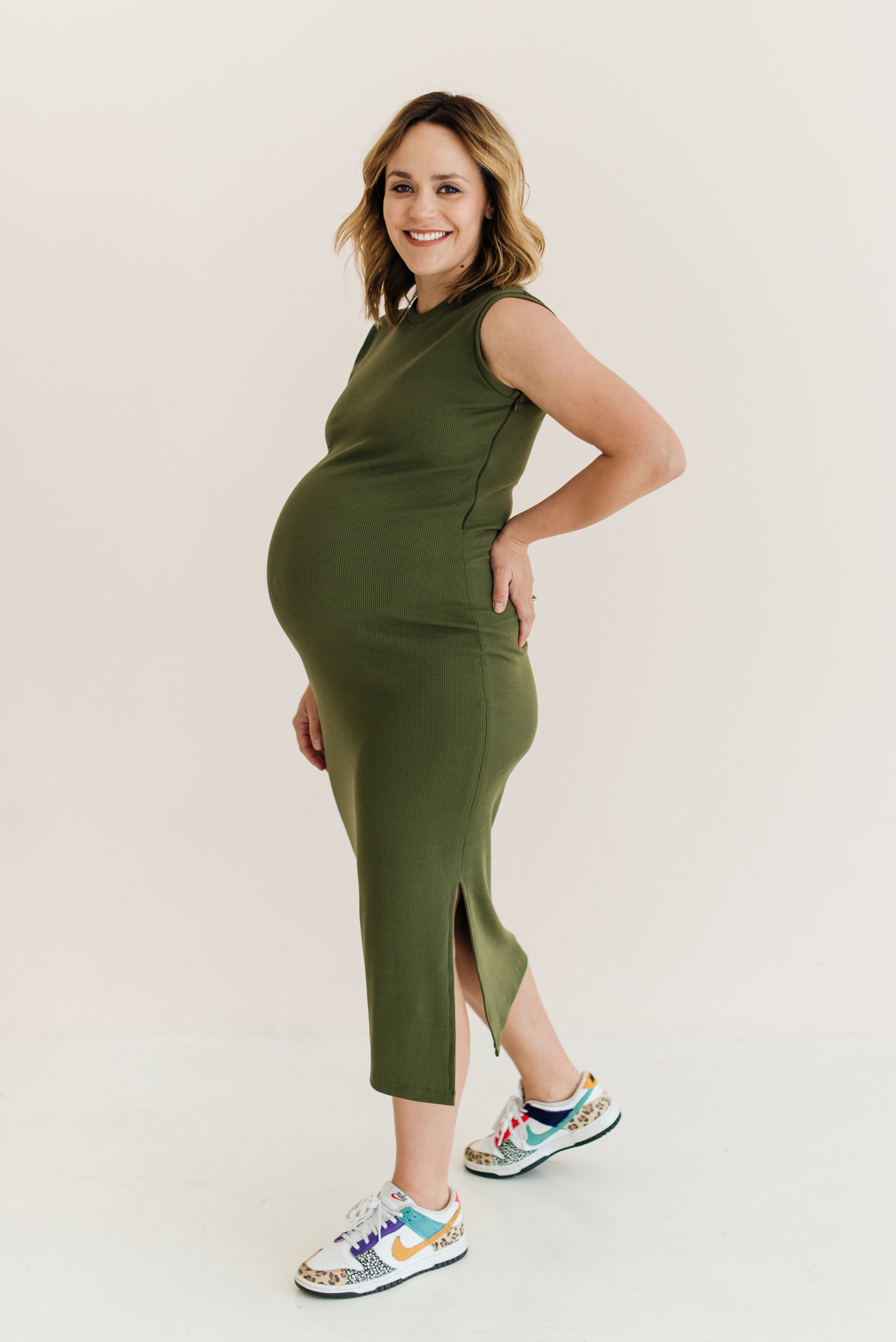 Maternity- and breastfeeding-friendly and can also be worn as normal womenswear.