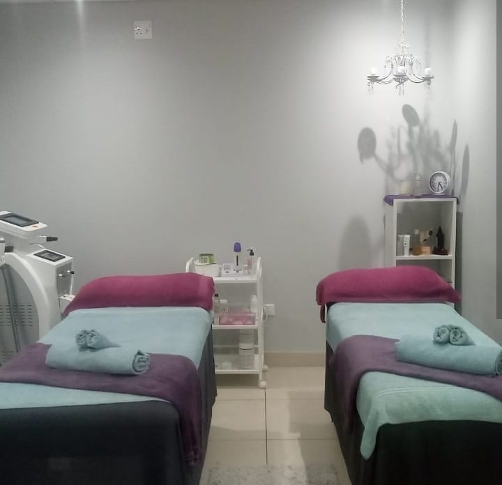 Massage treatment room 