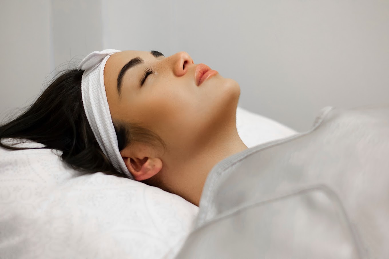 Welcome to NoWeigh Premium Wellness & Slimming! We offer top-tier wellness and slimming services that utilize state-of-the-art health technologies, ensuring highly effective treatments. Discover our wide range of products, including Essential Oil Products, LipoSculpt Products, Micro Skin Products, and Health Essentials, on our website.