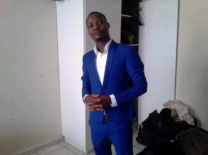Royal blue suit, super 120s @R6900