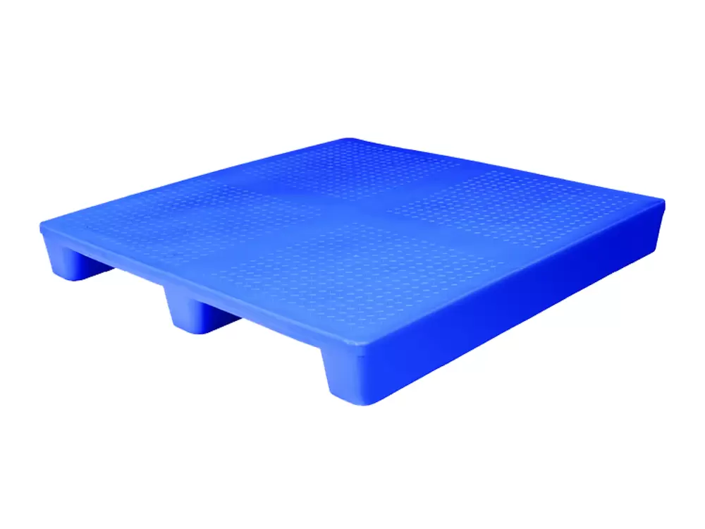 H-Series 2-way entry non-reversible pallets with three longitudinal legs designed for horizontal racking, featuring a plain anti-skid pallet top.