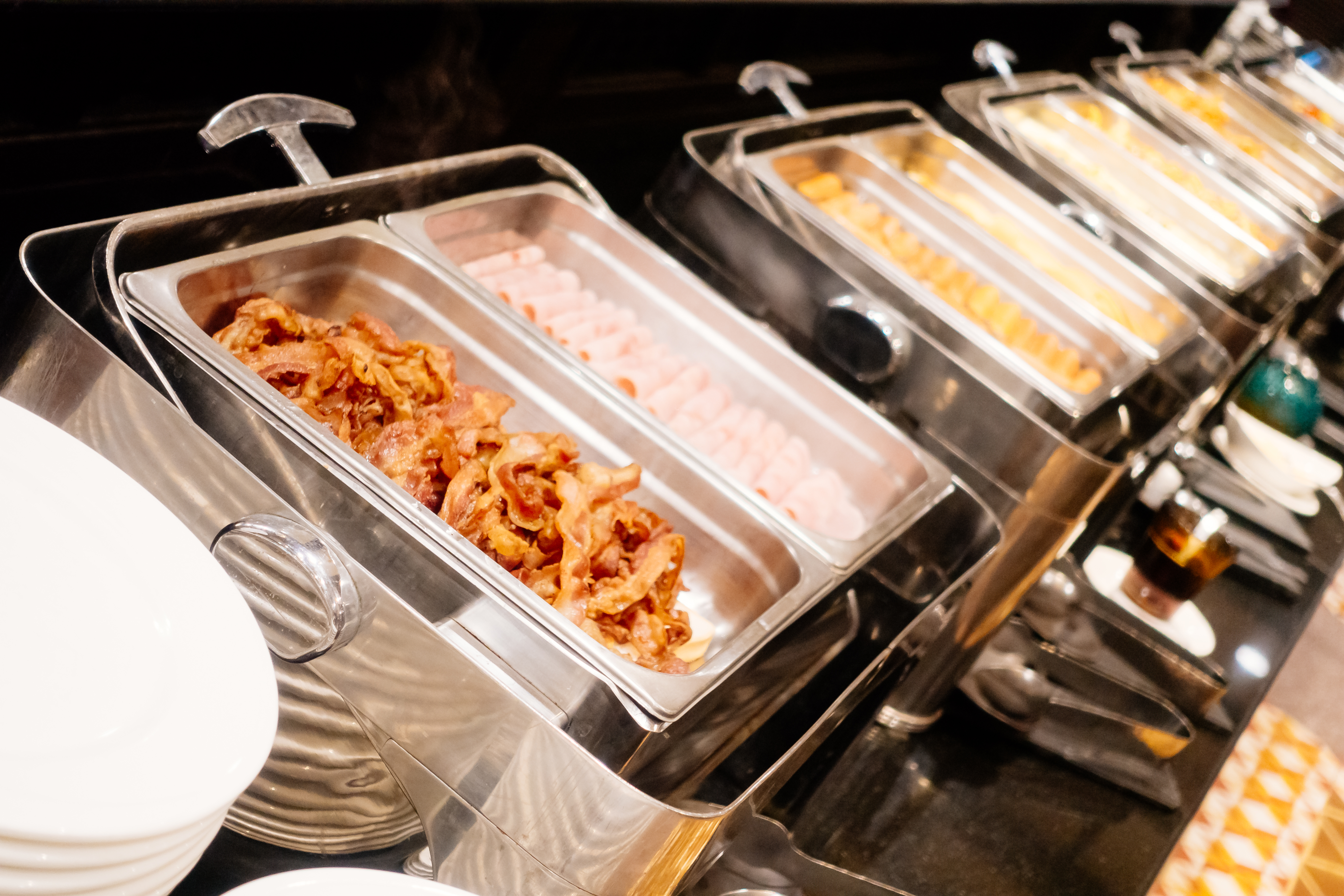 Catering servicess, with custom buffets to feed your guests