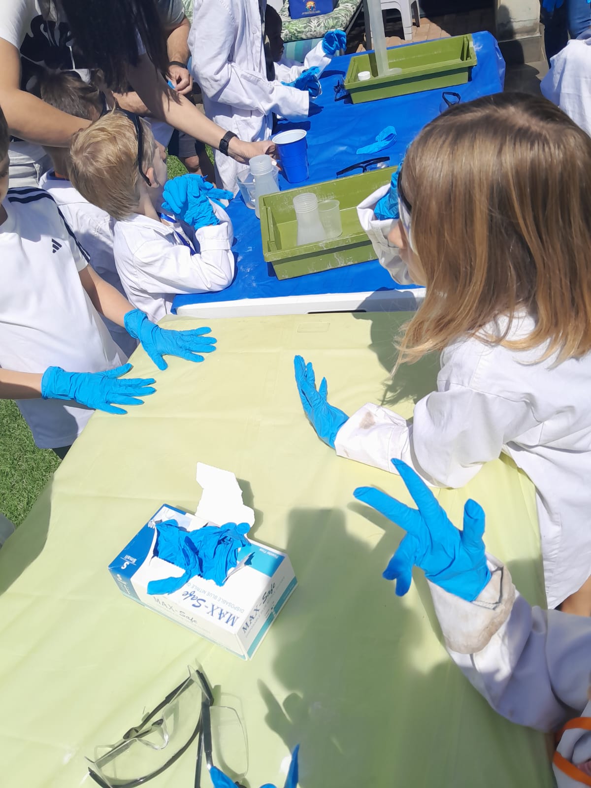 We do kids entertainment. Here's what we do  ??Face painting ??Clown ??Balloon twisting ??Stilt walkers  ??science show/experiments  Science lab birthday parties ??Messy play ???????Mascot appearance  ??Costume character  ??Party packs ??Festival unicorn hair ??Glitter tattoo ?Sand art ??Ceramic painting  ??Pebbles painting and slime making 