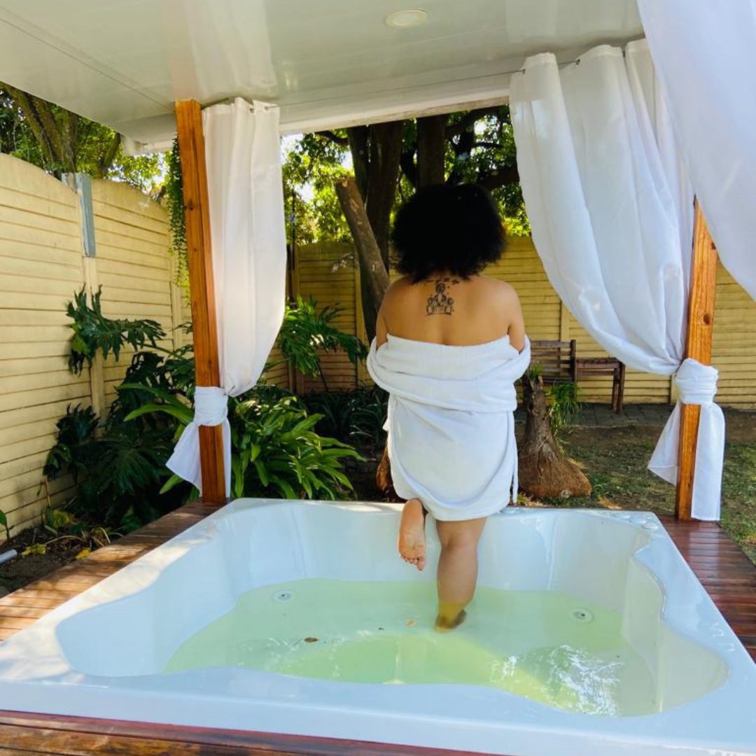 A little bit of time to yourself is just one of the indulgent treats that await you on this spa escape. It’s the perfect pick me up and an excuse to forget the rest of the world and enjoy everything that a good spa has to offer – relaxing pool, Jacuzzi, to relax on while you wind down, and of course . Bring a friend or significant other and spoil them too in style. 