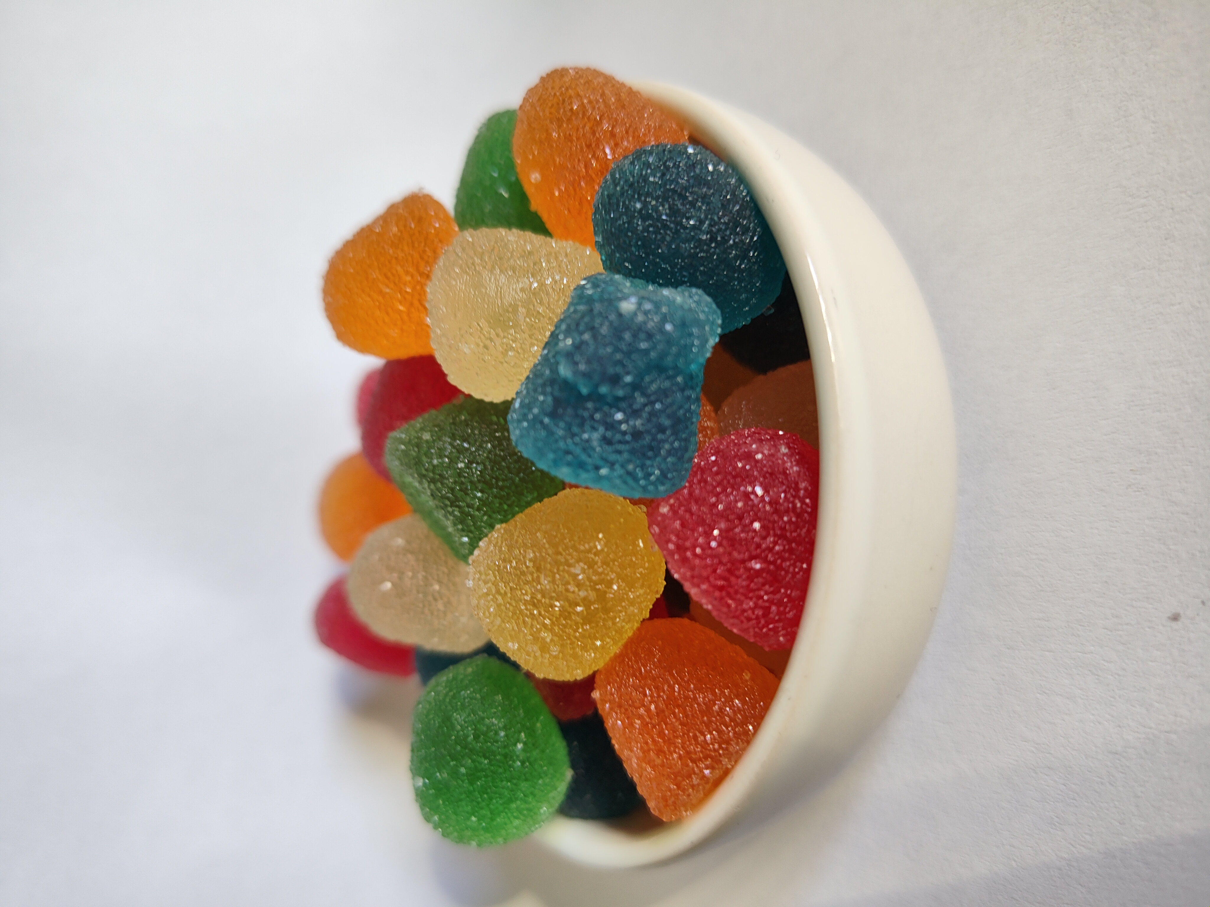 HHC FRUIT MIX GUMMIES - Each gummie contains 25mg of HHC.