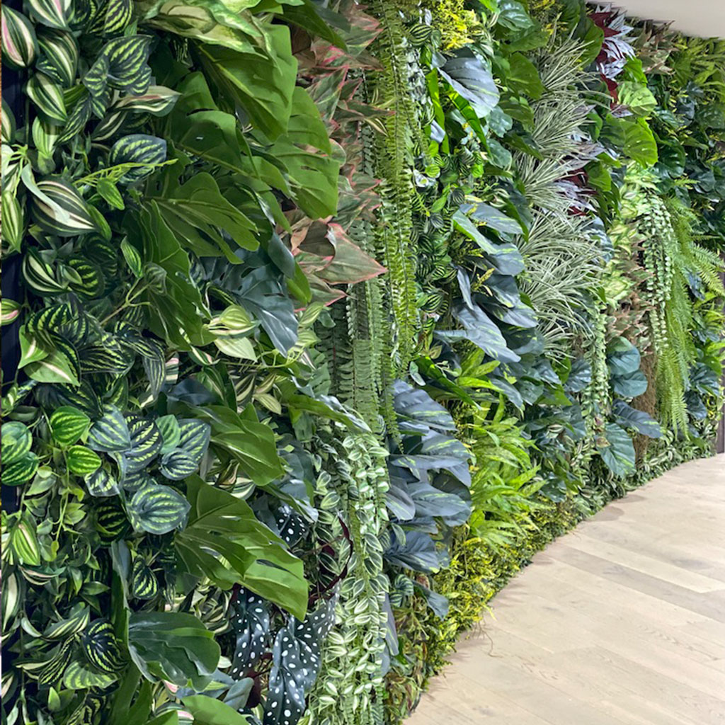 From silk flowers to entire walls, Plant Couture can create a beautiful and life-like space.