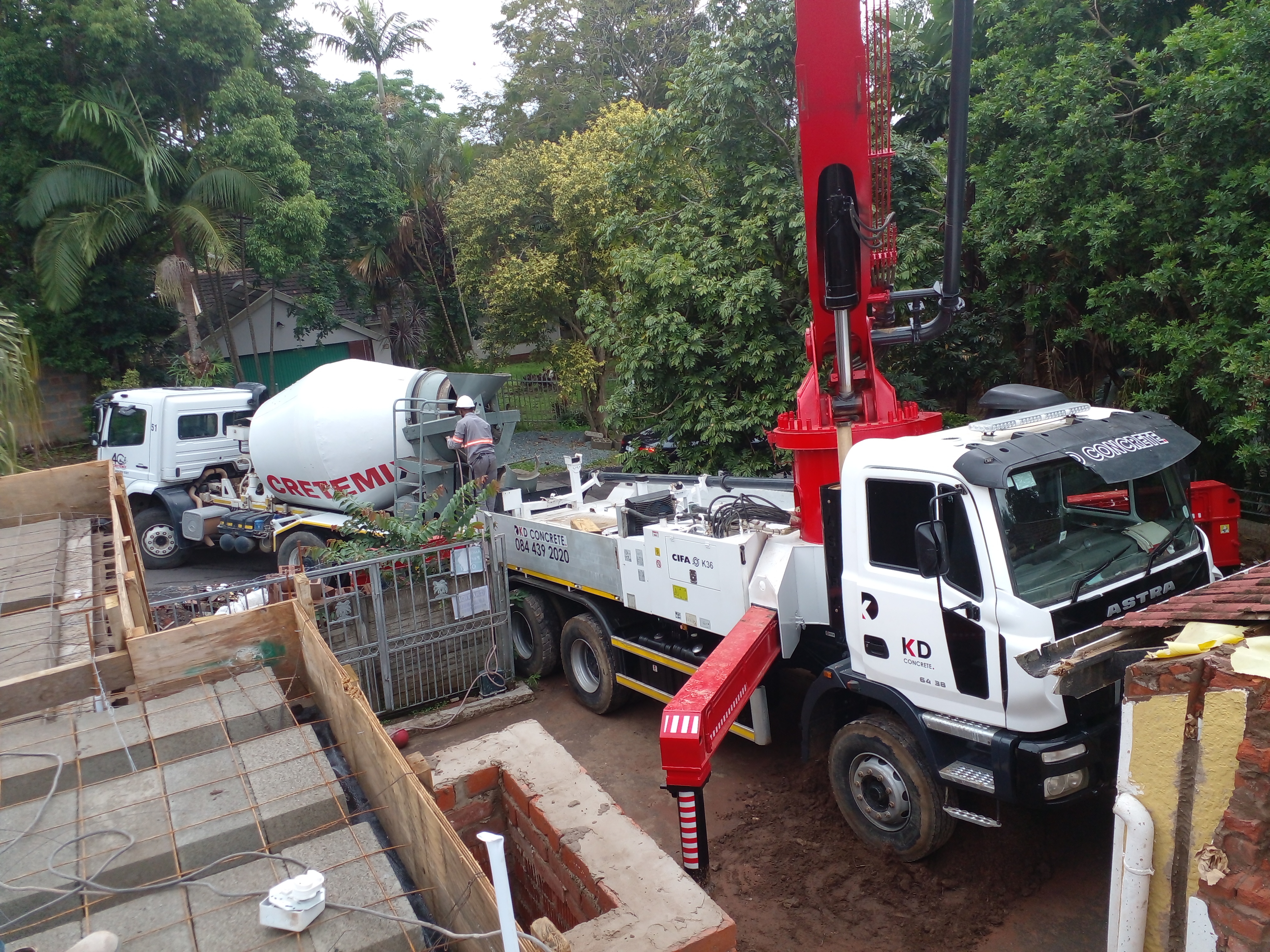 When carrying out any site project, we use equipment to supply materials like concrete, form work, scaffolding, concrete pouring pumps. This is the reason why Concruit Engineers Projects are delivered on time and minimised risks