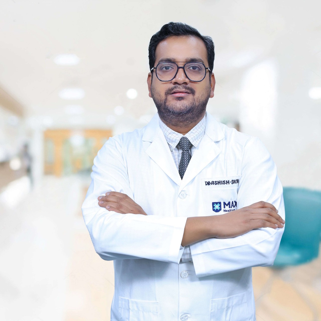 Dr. Ashish Sachan is renowned as the best gastroenterologist in Delhi, excelling in laparoscopic surgery. His expertise extends to hernia treatment, making him a sought-after specialist
