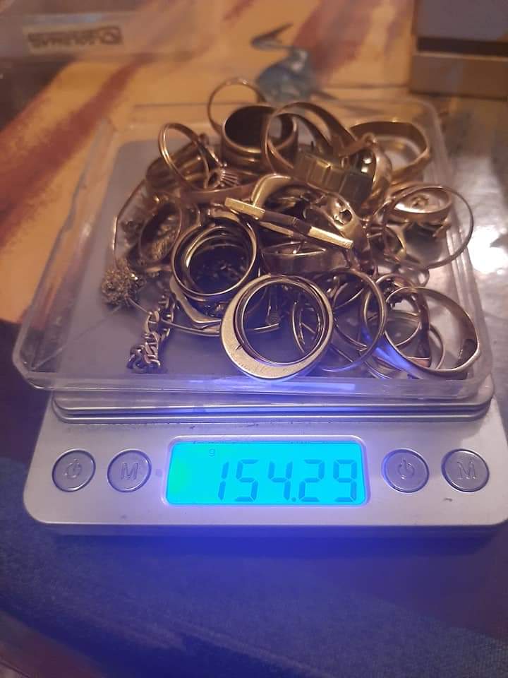 We offer a great service, instant CASH in minutes for your unwanted gold & diamond jewelry, if you don't wear it, want it, use it or need it,  Even broken, old & worn out gold jewelry we accept it all, any form of gold is acceptable for us. We exchange foreign currency & gold coins such as Krugerrands, Medallions, etc... We pay the highest prices. WE ALSO CAN TRAVEL TO YOU  CONTACT+27784518835