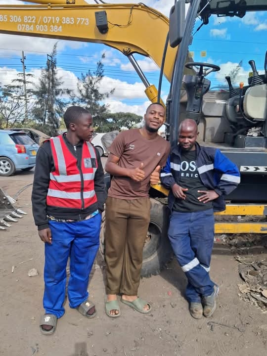 Small excavator for hiring 