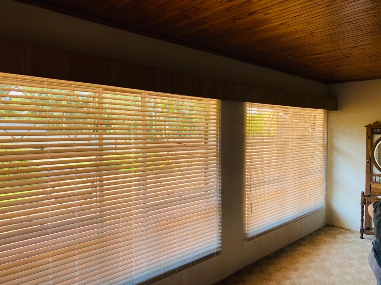 Antique wood Blinds