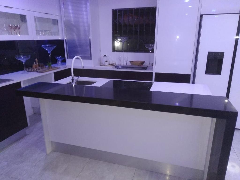 Quality Granite, Quartz and marble countertops