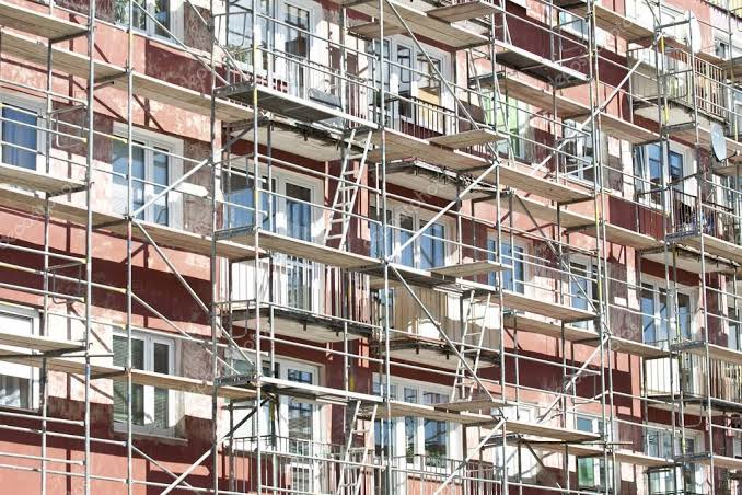 Renovation of a residential block of flats.