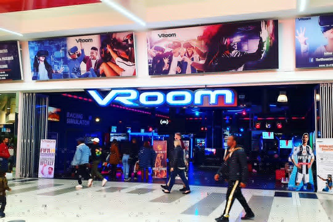 VRoom - virtual reality and racing simulations arcade