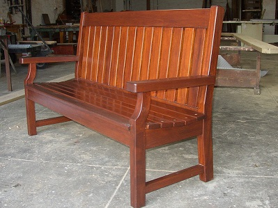 Memorial bench