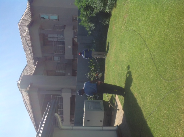 We do garden service and pool maintance in and around Pretoria 